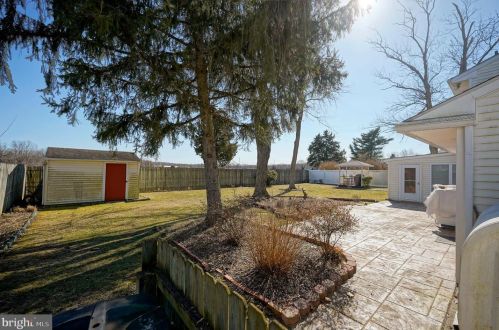 239 Hampshire Dr, West Deptford NJ 08096-4206 exterior