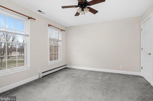 71 Mill Ln, Columbus NJ 08022-1940 exterior