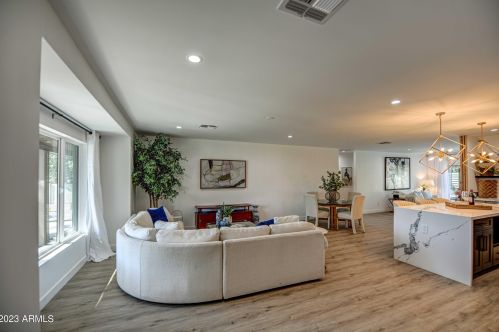 4043 44th Pl, Phoenix AZ  85018-5401 exterior