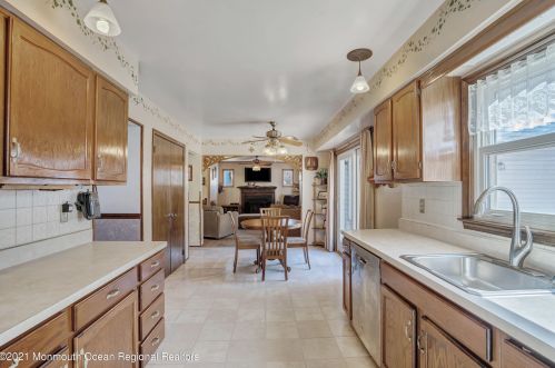 11 Red Cedar Ct, Jackson Twp NJ 08527-1351 exterior