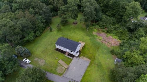 1364 Cohannet St, Taunton MA  02780-7136 exterior