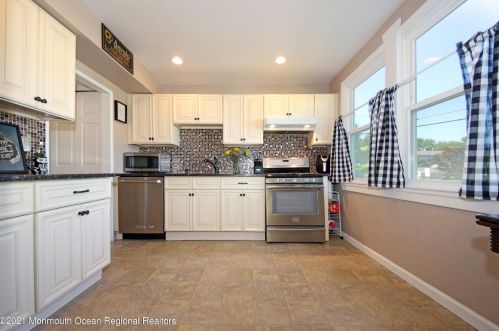 105 Barker Ave, Tinton Falls NJ  07724-2942 exterior