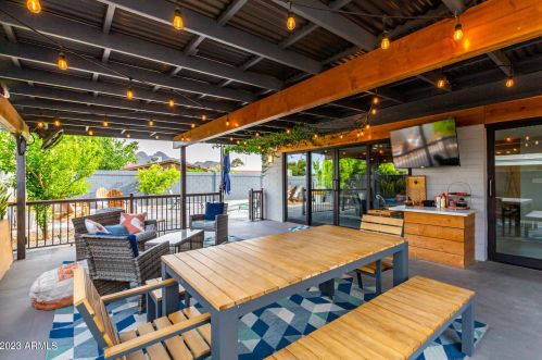 2629 Cinnabar Ave, Phoenix AZ  85028-4357 exterior