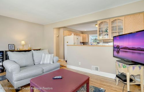 68 Applegate St, Tinton Falls NJ  07701-5538 exterior