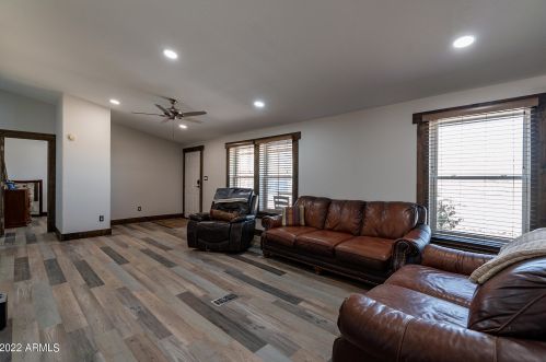 39510 12th St, Phoenix AZ  85086-7336 exterior