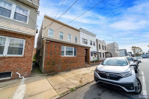 210 Sanford Ave, Kearny, NJ 07032-5920