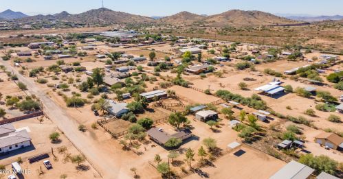 35220 3rd Ave, Phoenix AZ 85027-5908 exterior