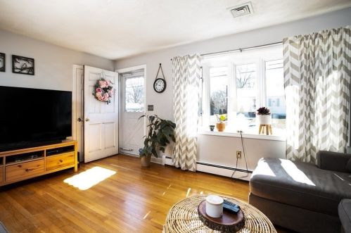 38 Clearview Ave, Fall River MA 02726-4801 exterior