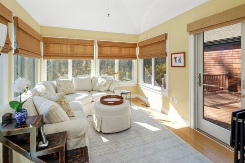 28 Raynor Dr, Hingham MA 02043-4882 exterior