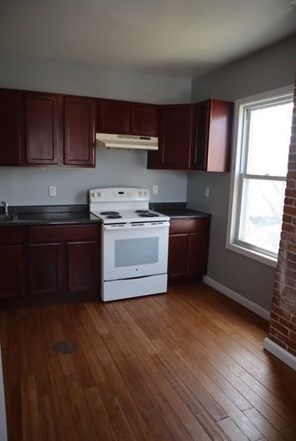 3 Bow St, Taunton MA 02780-4225 exterior