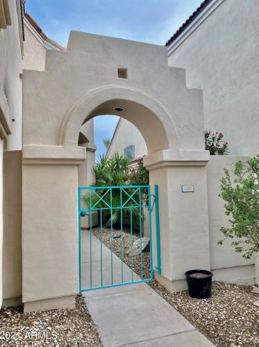 1143 Amberwood Dr, Phoenix, AZ 85048-8415