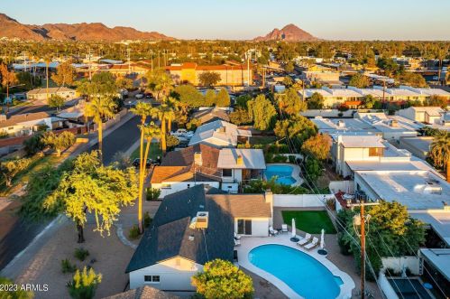 1011 Cavalier Dr, Phoenix AZ 85019-1717 exterior