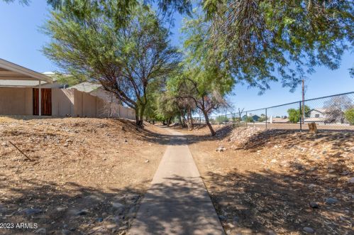 7002 42nd St, Phoenix AZ 85032-2205 exterior