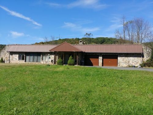 6115 Greenbrier Rd, Industrial, WV 26426-5105