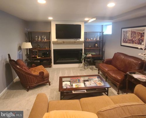 148 Burnet Cres, Trenton NJ 08691-4151 exterior