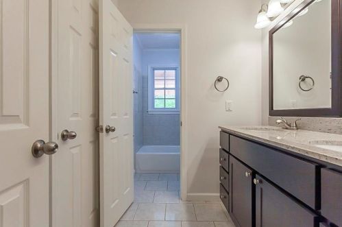 19 Hidden Lk Ct, Stockbridge GA 30281-1200 exterior