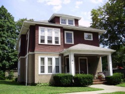 34 Washburn St, Newton, MA 02458-1304