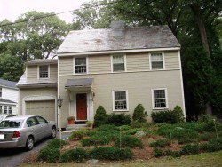 216 Quinobequin Rd, Newton, MA 02468-1817
