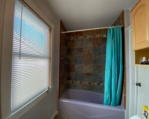 453 Lk Ave, Worcester MA 01604-1366 exterior