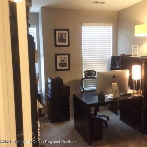 28 Kyle Dr, Tinton Falls NJ 07712-7535 exterior