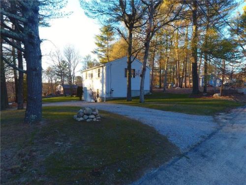 39 Robin Dr, Escoheag, RI 02822-2202