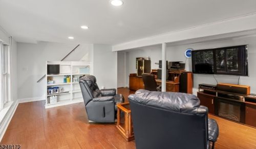 20 Robin Ln, Skyline Lakes NJ 07456-2932 exterior