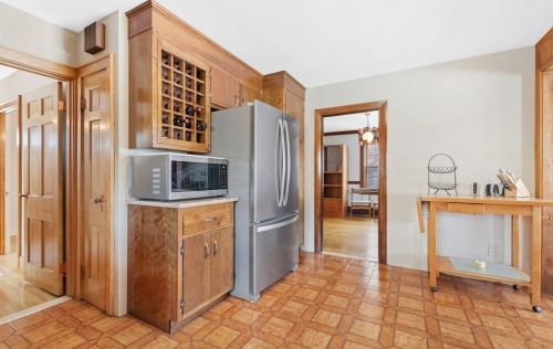 168 Linwood Ave, Newton MA 02460-1429 exterior