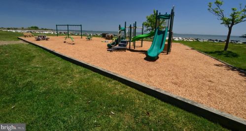 1176 Bayview Ave, Shady Side MD 20764-9523 exterior