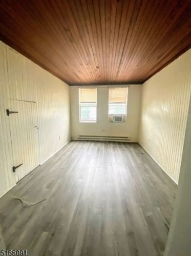 35 Rossmore Pl, Belleville NJ  07109-2615 exterior