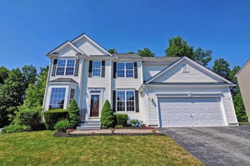 13 Snowy Owl Ln, Worcester, MA 01605-4020