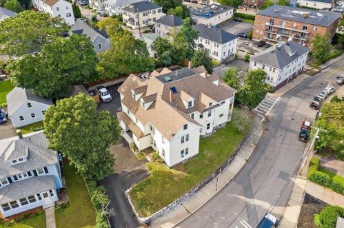 2 Town Hill St, Quincy, MA 02169-6417