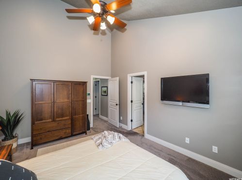 2161 Lorita Way, Sandy UT 84093-6514 exterior