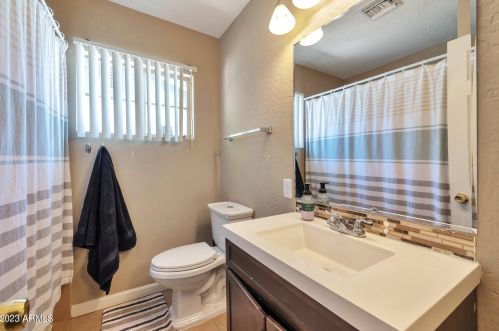 1901 45th St, Phoenix AZ  85008-4105 exterior