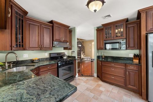 30 Mccarthy Rd, Newton, MA 02459-3505