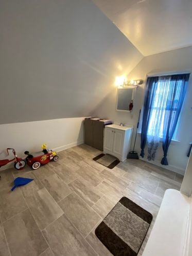 119 Division St, New Bedford MA 02744-1112 exterior