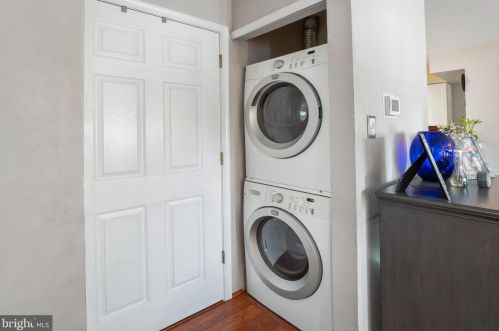 1110 Tristram Cir, West Deptford NJ 08051-2243 exterior