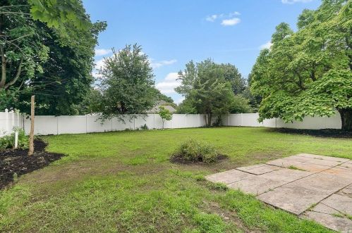 800 Central Ave, Needham MA  02492-2010 exterior