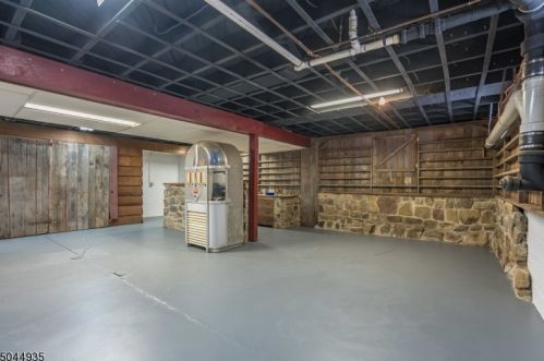 1 Elmhurst Rd, Milford NJ 08848-1506 exterior