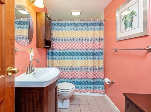 1626 Main St, Leicester MA 01524-1917 exterior