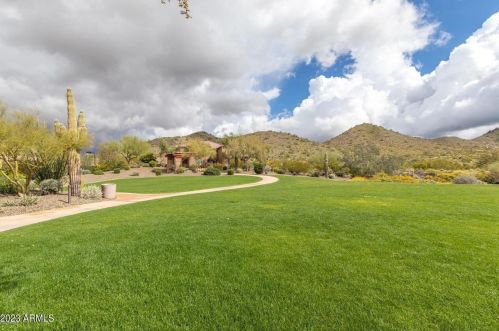 1751 Desperado Way, Phoenix AZ  85085-6330 exterior