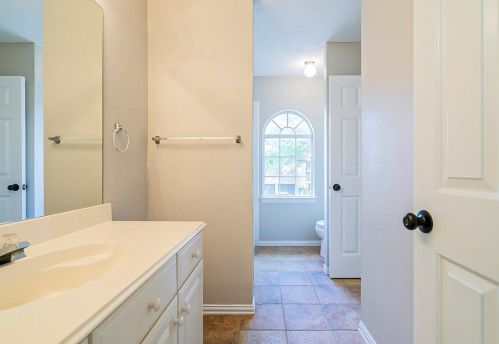 14593 Parker Ct, Addison TX 75001-7971 exterior