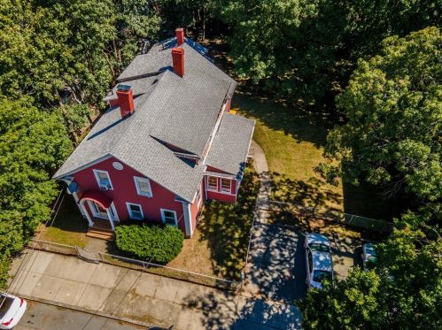 93 Grv St, Fall River MA 02720-5008 exterior