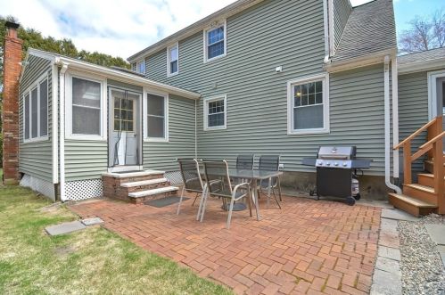 194 Sutton Rd, Sutton, MA 01590-1206