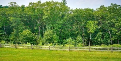 49 Pinetree Dr, Methuen MA 01844-1268 exterior