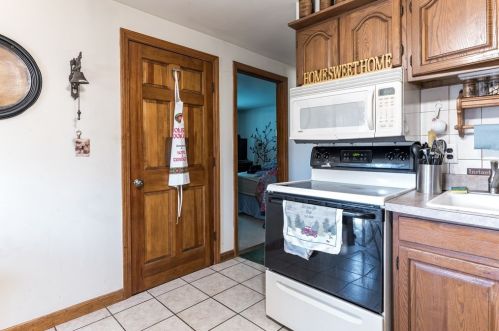 2143 Elm St, Dighton MA 02715-1518 exterior