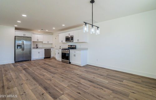 3202 Captain Dreyfus Ave, Phoenix AZ 85032-6706 exterior