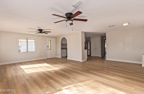 424 Charleston Ave, Phoenix AZ  85022-1529 exterior