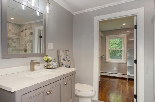 14 Harvard Ave, Burlington MA  01803-1336 exterior