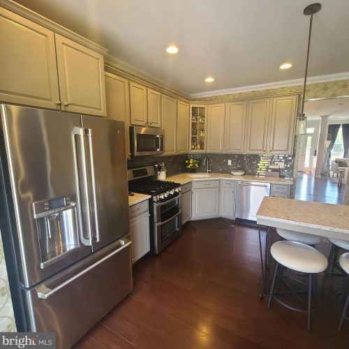 148 Burnet Cres, Trenton NJ 08691-4151 exterior