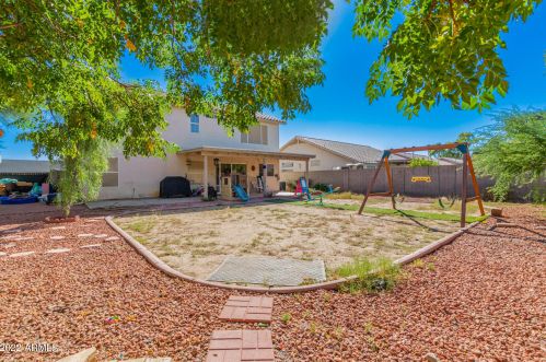 1102 Behrend Dr, Phoenix AZ 85050-3992 exterior